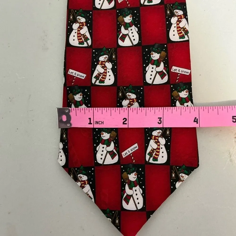 MMG Hallmark Licensing Holiday Traditions Festive Snowman Tie 100% Silk
